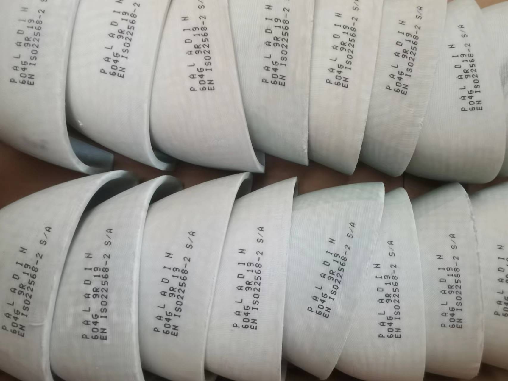 PU phủ mô hình 522 Cap Fiberlass FIPLASS | 200J Kháng lực tác động cho giày an toàn công nghiệp